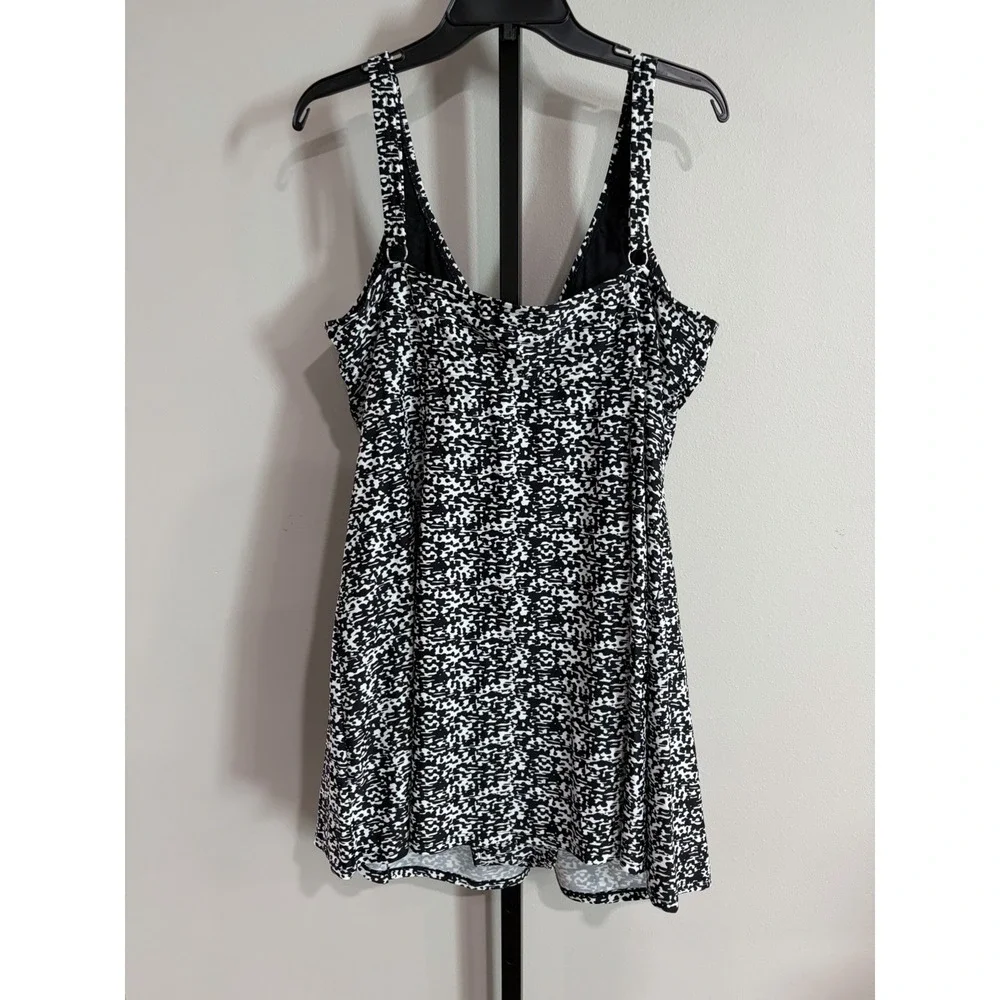 bawdy womens black white‎ STRETCH top bottom SWIM SUIT one piece 3XL EUC A12